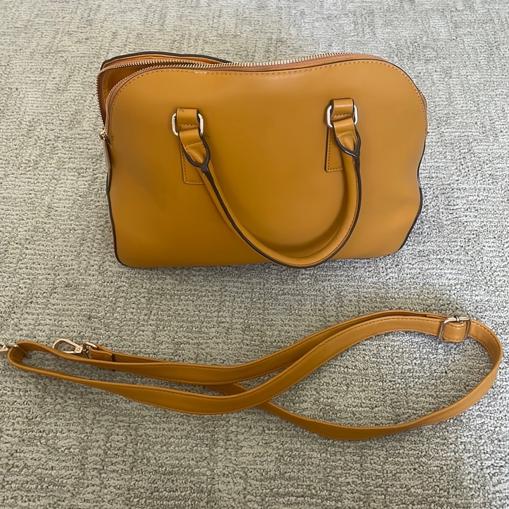 Triple compartment satchel handbag